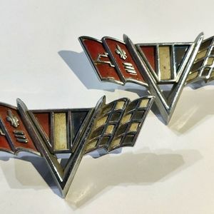Vintage Chevy Fender Emblem